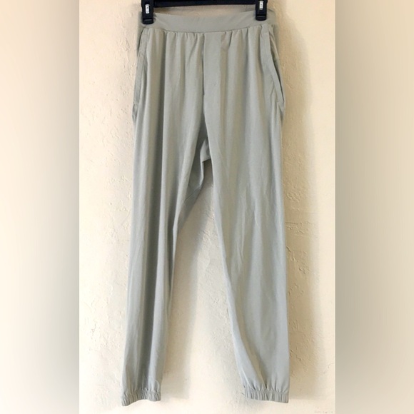 Lululemon Joggers Small Sporty Gym Workout Athleisure Athletic Loungewear - Picture 1 of 14